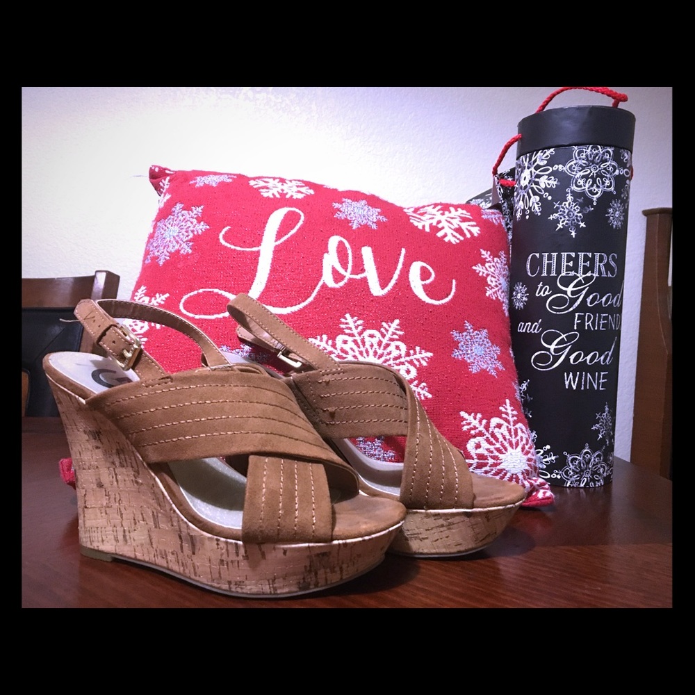 Guess wedges heel size 7